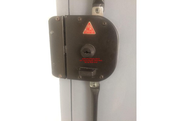 cr